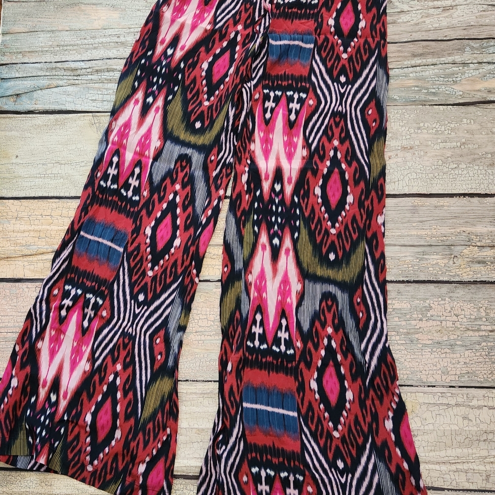 Vibrant Geometric Patterned Pants - Picture 6 of 14